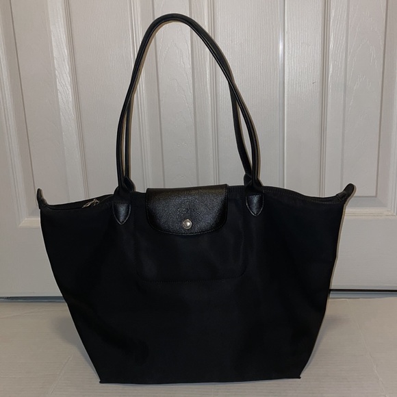 Longchamp Handbags - Longchamp Large Pliage Tote in Black